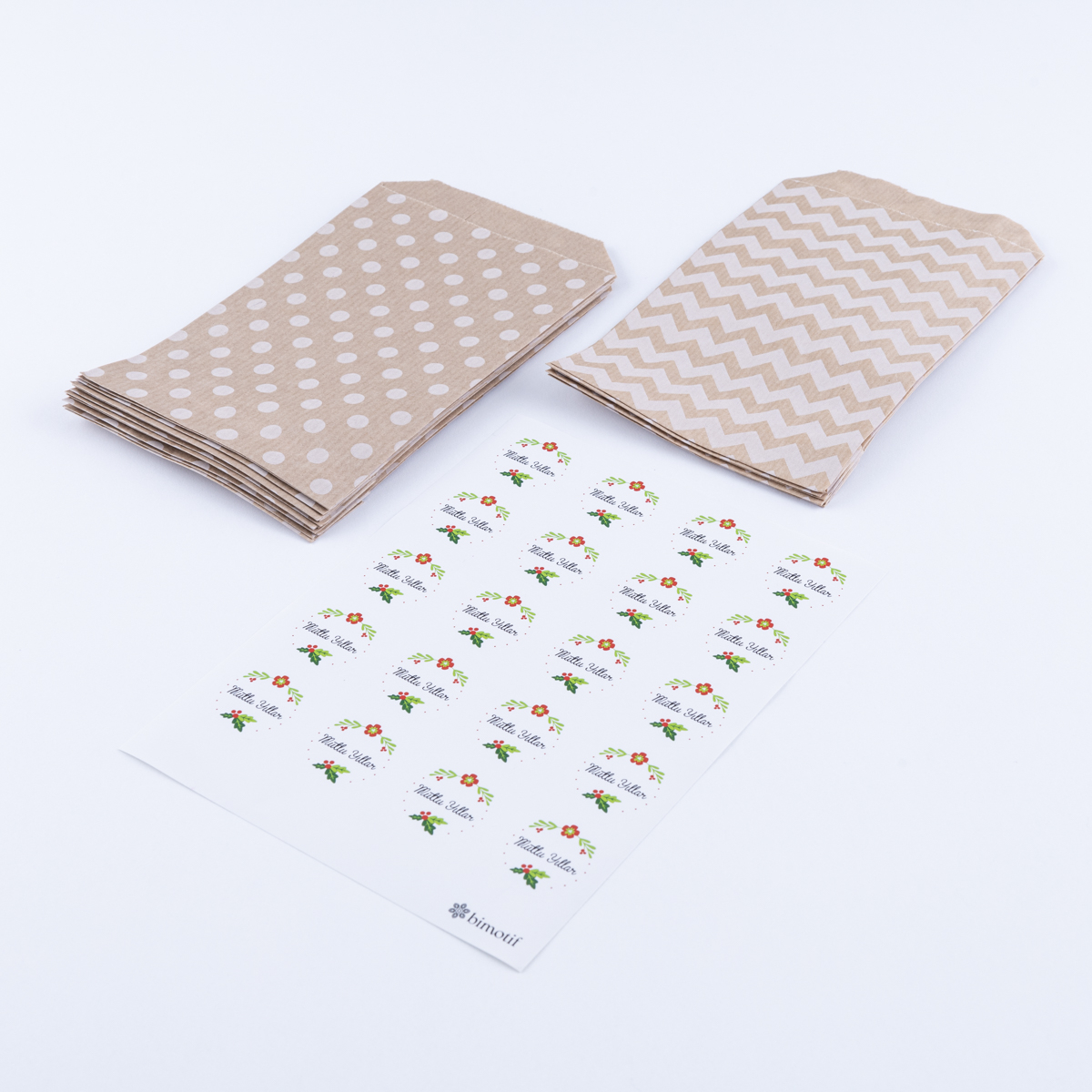20 Adet Puantiye Ve Zikzak Desenli Kese Kağıdı (11x20 Cm ) Ve Çiçekli Mutlu Yıllar Stickerdan Oluşan Set