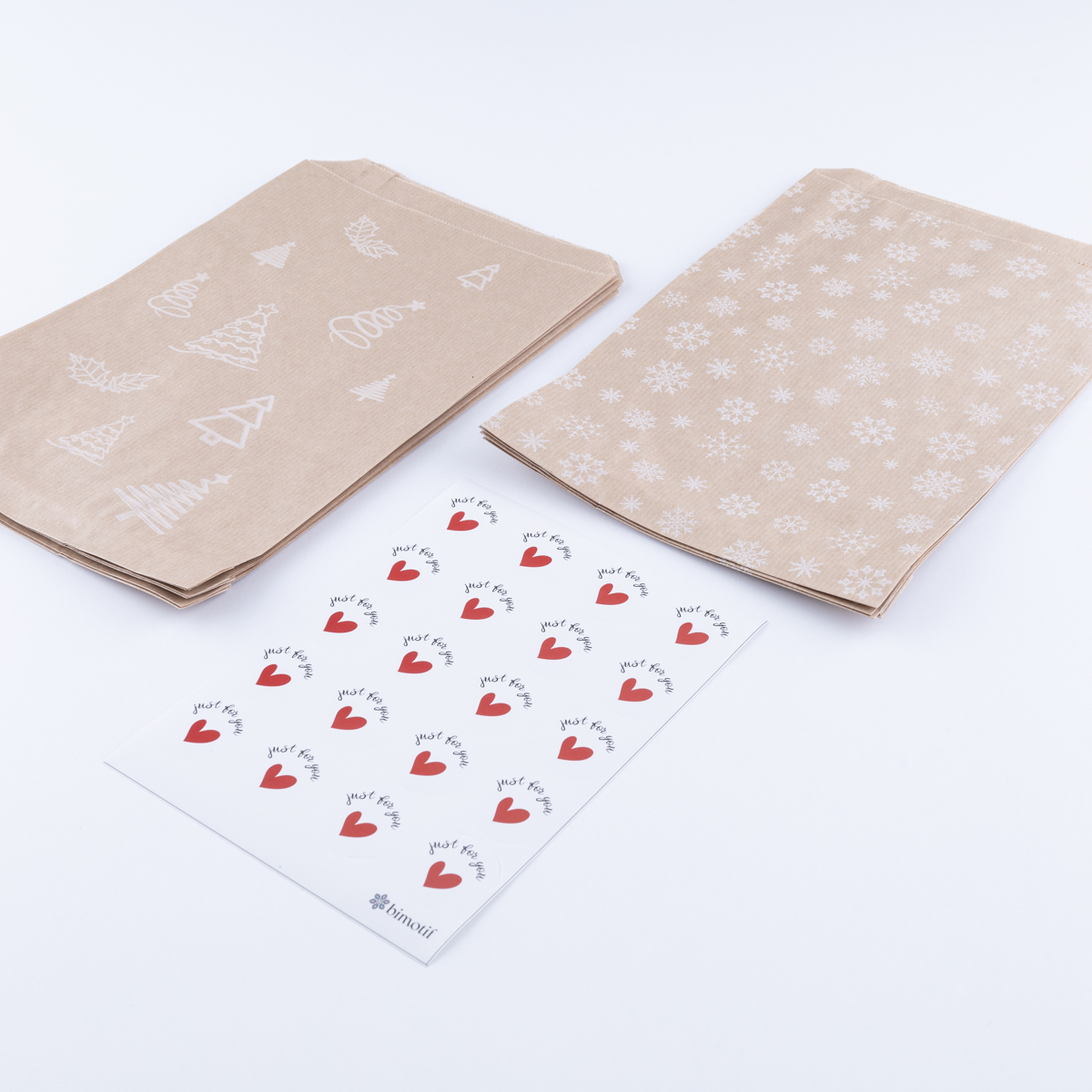 20 Adet Çam Ve Kar Desenli Kese Kağıdı (18x30 Cm ) Ve Just For You Stickerdan Oluşan Set