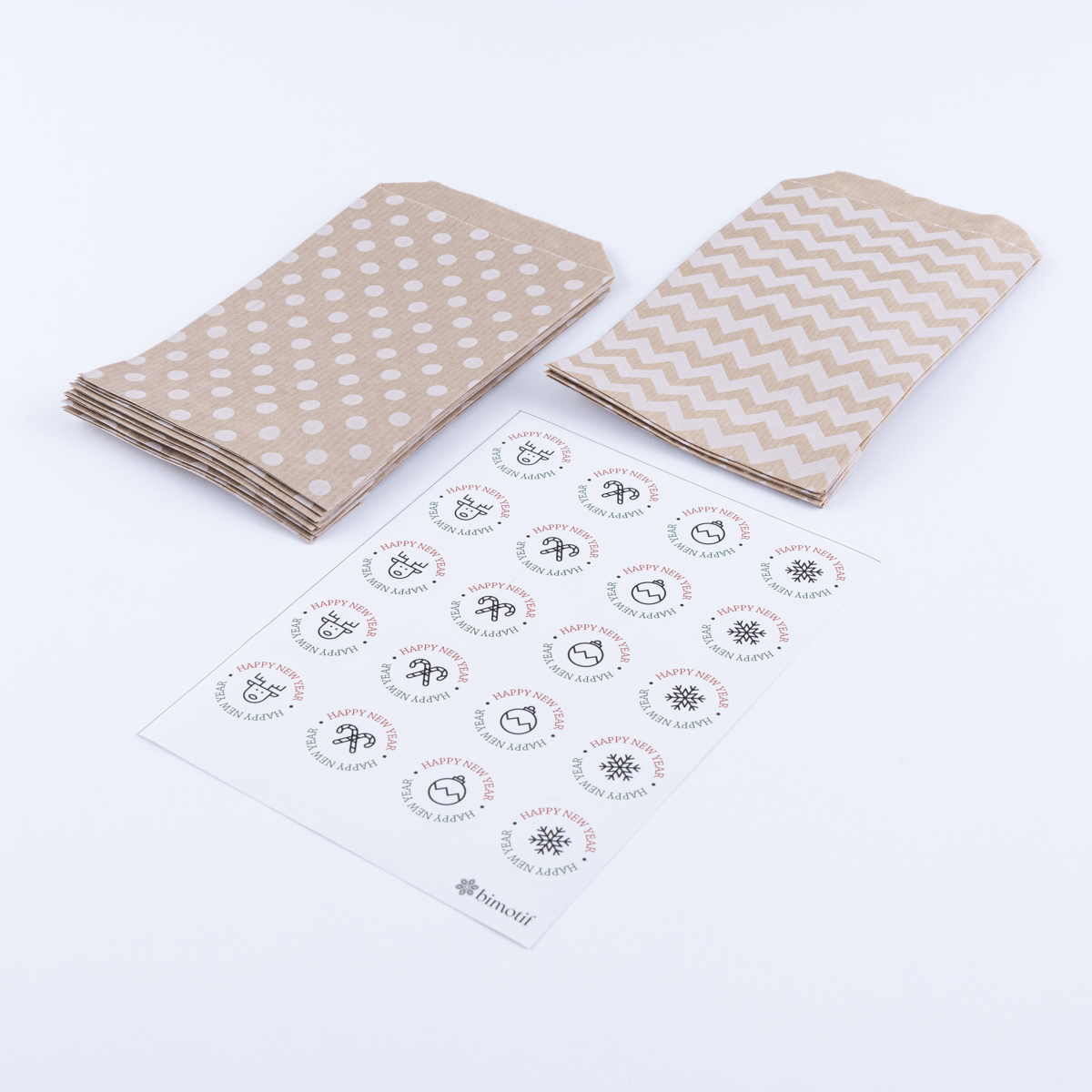 20 Adet Puantiye Ve Zikzak Desenli Kese Kağıdı (11x20 Cm ) Ve Yılbaşı Stickerdan Oluşan Set