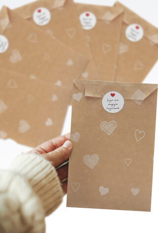 20 adet kalpli kese kağıdı (11x20 cm) ve stickerdan oluşan hediye paketi seti - Bimotif