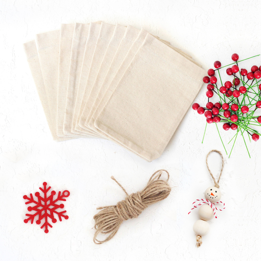 40 parça Yılbaşı Hediye Seti (10'ar adet Kumaş Kese, Ahşap Süs, Keçe, Telli Berry ve 10m Jüt İp) - 1