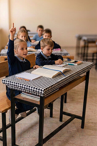 5 adet Lastikli Okul Sıra Örtüsü (Pamukludur) 110x40 cm - Siyah - (Tüm Standart Sıralara Uyumludur) - Bimotif (1)