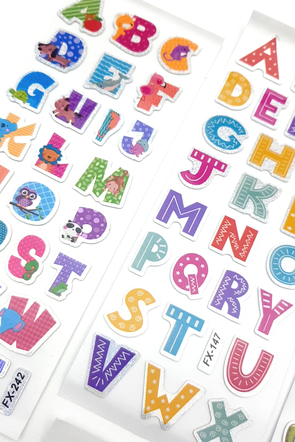 6 adet kabartmalı yapışkan sticker, renkli figürlü alfabe seti - 3