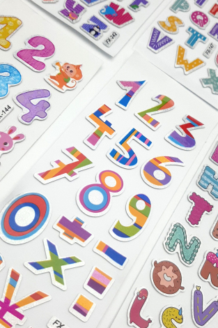 6 adet kabartmalı yapışkan sticker, renkli figürlü alfabe seti - Bimotif (1)