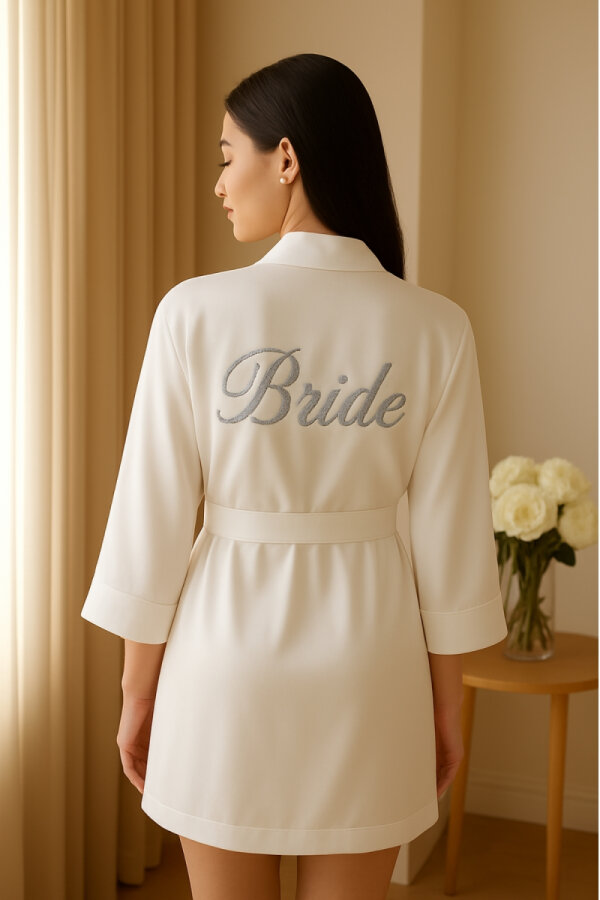 Bride Gümüş Nakışlı Sade ve Kuşaklı Gelin Sabahlığı - 1