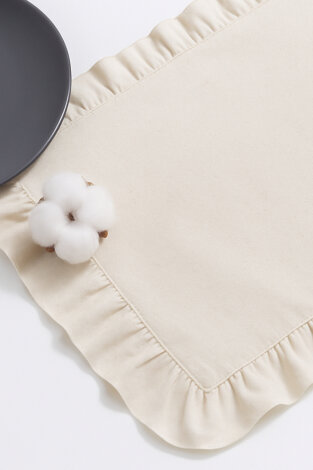 Fırfırlı Runner (110x45 cm) ve 6 adet Fıfırlı Supla (40cm) Sofra Seti, 7 Parça Sofra Sunum Seti - 3