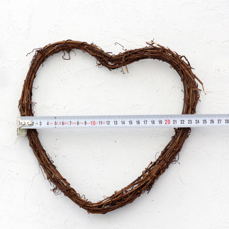 Kalp şeklinde ahşap çelenk, 23 cm - Bimotif