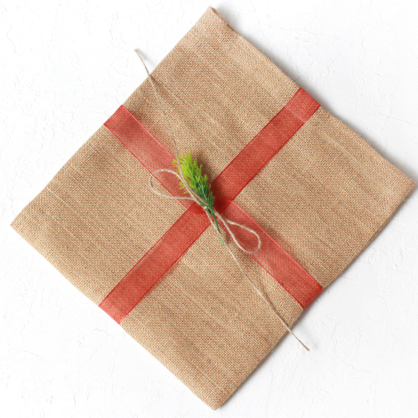 Kırmızı kurdeleli cırt cırtlı hediye paketi, 30x30 cm / 10 adet - Bimotif