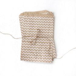 Zigzag patterned 25 paper bags, kraft-white, 18x30 cm - Bimotif (1)