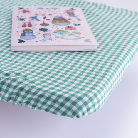 25 rubberized desk covers, 1 teacher tablecloth, Green - Bimotif