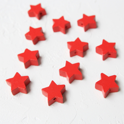 Star-shaped red wooden beads, 2 cm / 5 pcs - Bimotif (1)