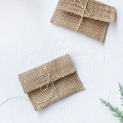 Small jute envelope, 7x10 cm / 10 pcs - Bimotif (1)