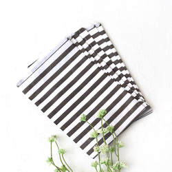 Patterned paper bag, white-black / Striped (18x30 - 10 pcs) - Bimotif