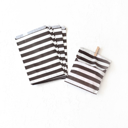Patterned paper bag, white-black / Striped (11x20 - 1000 pcs) - Bimotif (1)