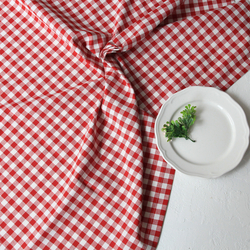 Red and white checkered tablecloth / 140x200 cm - Bimotif