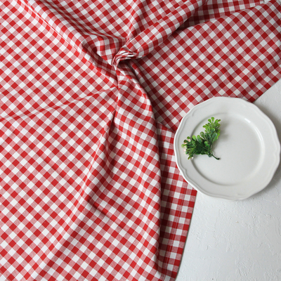 Red and white checkered tablecloth / 140x200 cm - 1