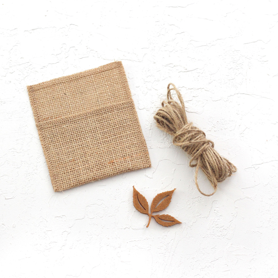 Small jute envelope with felt leaves, 7x10 cm / Light Brown (5 pcs) - 3