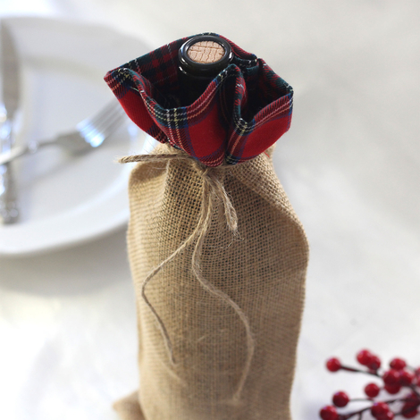 Red-green plaid, jute wine bottle cover / 14x34 cm - 2