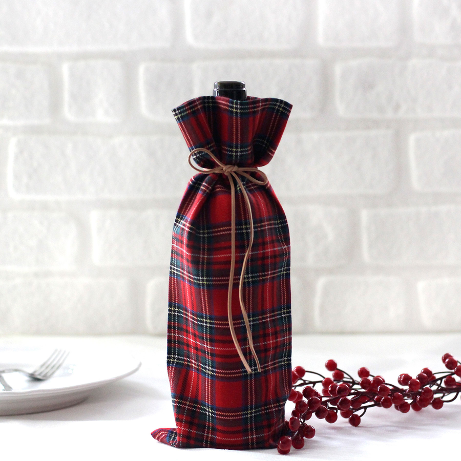 Red-green plaid wine bottle cover / 14x34 cm - 1
