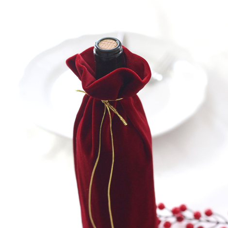 Red velvet wine bottle cover / 14x34 cm - 2