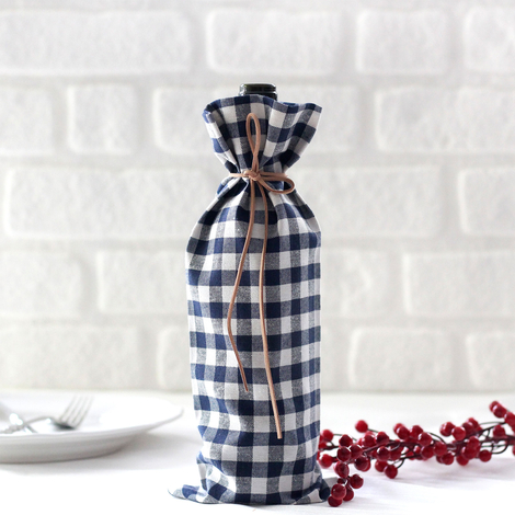 Navy blue checked woven fabric wine bottle cover / 14x34 cm - Bimotif