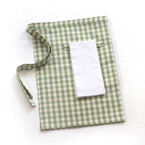 Light green and white checkered kitchen apron, 50x70 cm - Bimotif (1)