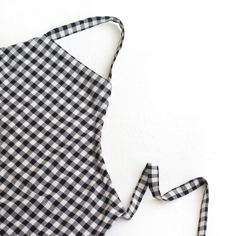 Black and white checkered woven fabric kitchen apron with ties / 90x70 cm - Bimotif (1)