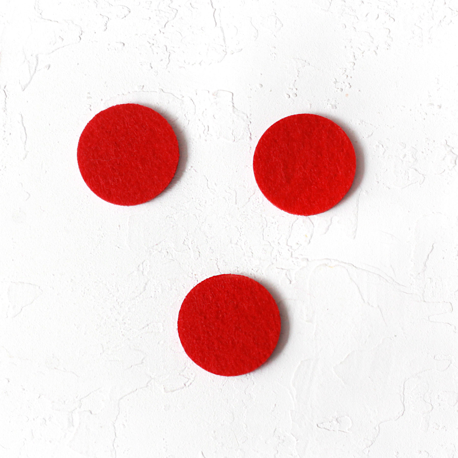 Felt circle-shaped ornament, red / 3 pcs - 1