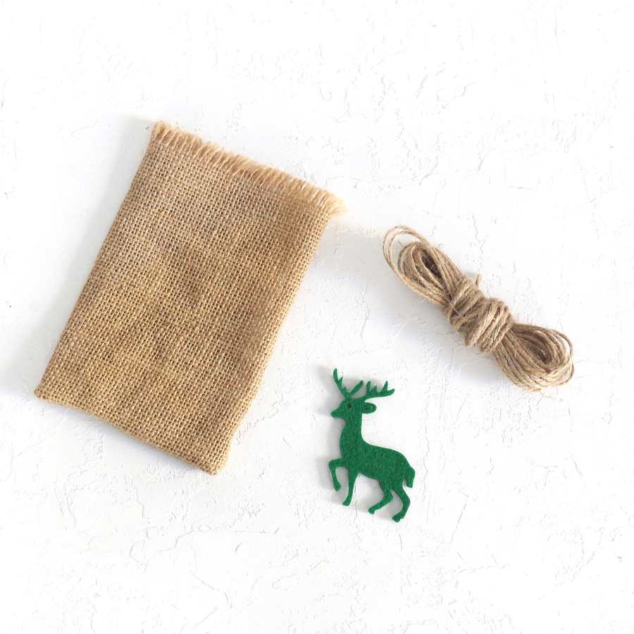 Tasselled jute pouch with felt deer, 10x15 cm / Green (2 pcs) - 2