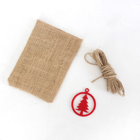 Felt pine decorated flat jute pouch, 10x15 cm / Red (2 pcs) - 2