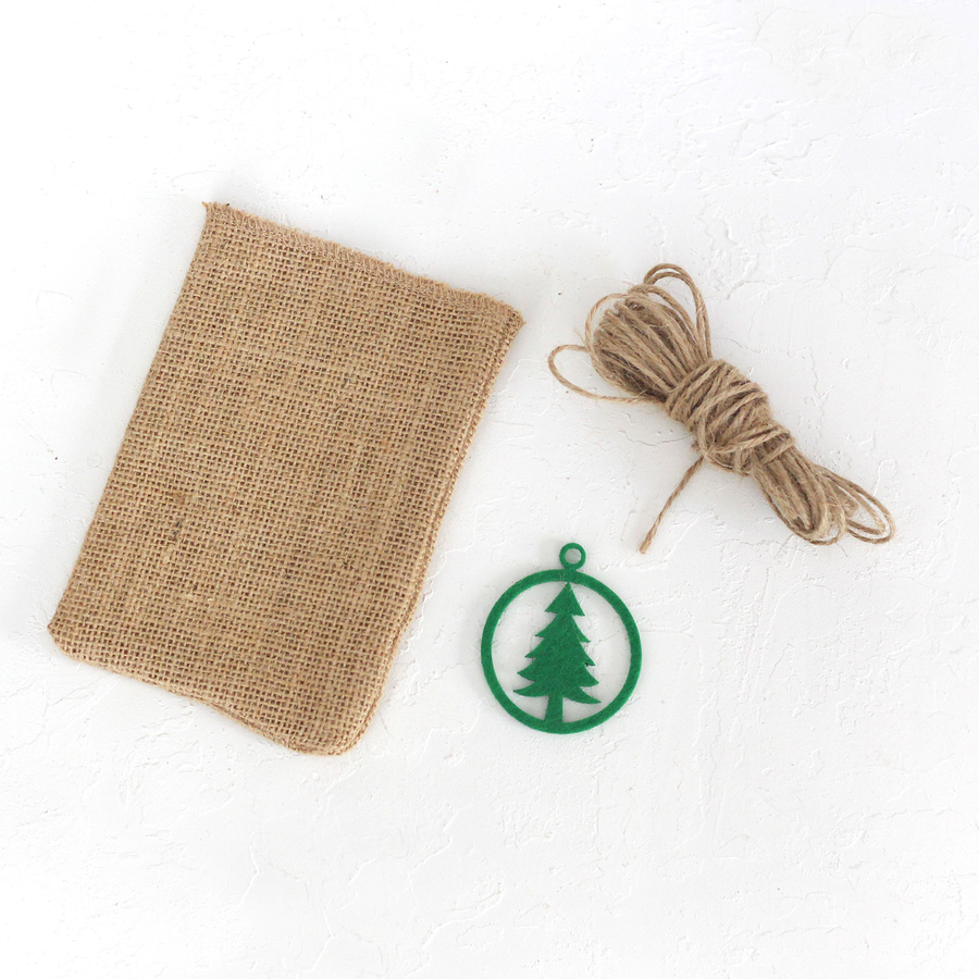 Felt pine decorated flat jute pouch, 10x15 cm / Green (2 pcs) - 2