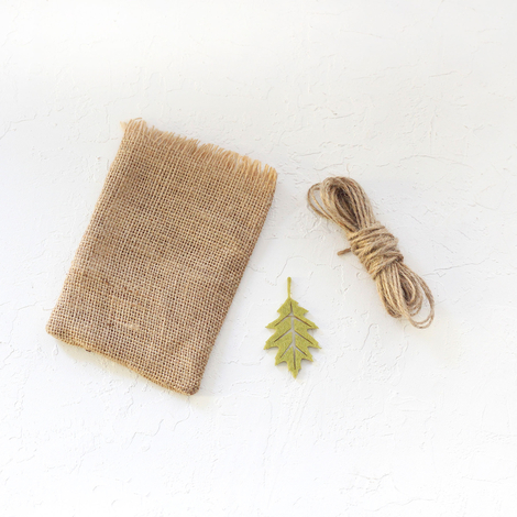 Jute pouch with felt leaf tassels, 10x15 cm / Green (2 pcs) - 2