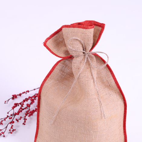 Jute pouch with red overlock edge, 10x15 cm / 10 pcs - 3