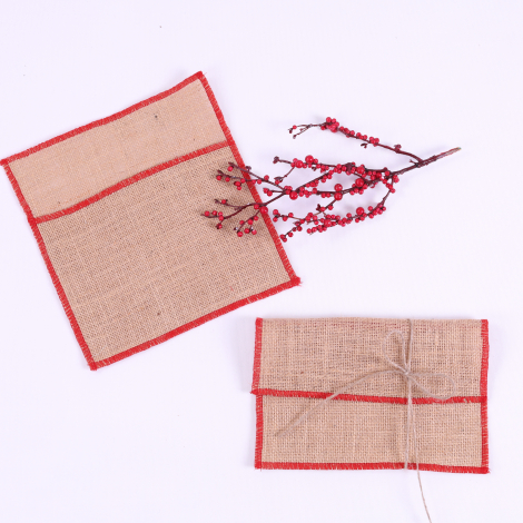 Jute envelope with red overlock edge, 14x19 cm / 10 pcs - Bimotif (1)