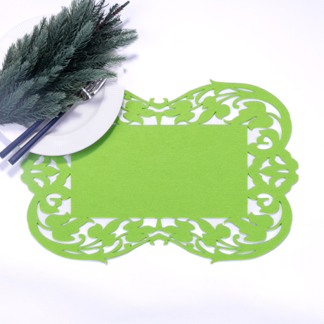 Light green felt Placemat - flower - 27x44 cm / 1 piece - Bimotif