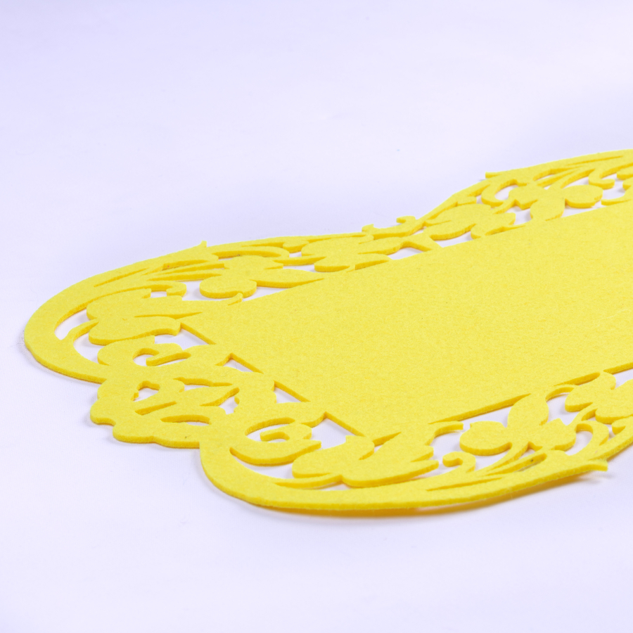 Yellow felt placemat, flower - 27x44 cm / 1 piece - 2