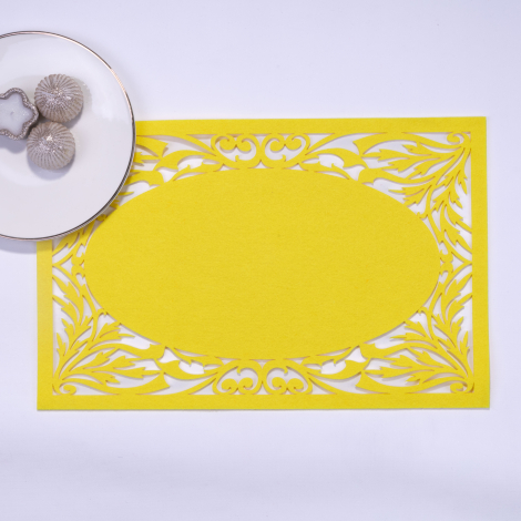Yellow felt placemat, branch - 29x45 cm / 1 piece - Bimotif