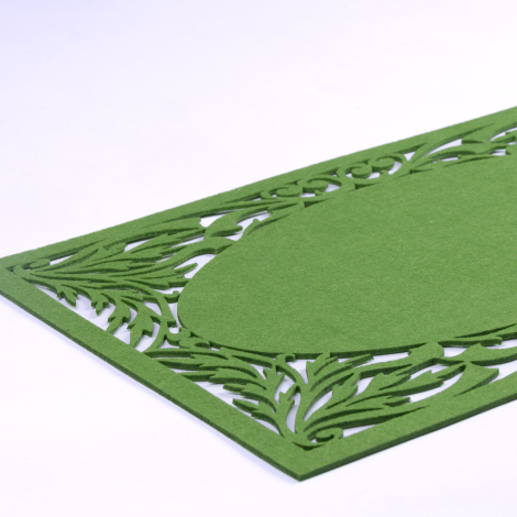 Green felt placemat, branch - 29x45 cm / 1 piece - Bimotif (1)