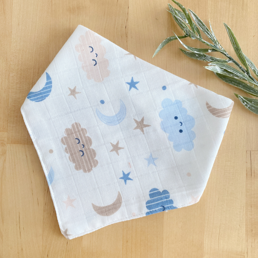 Double layer muslin fabric baby drool bib / snap fastener collar (0-36 months), sky themed / 41x20 cm - 1