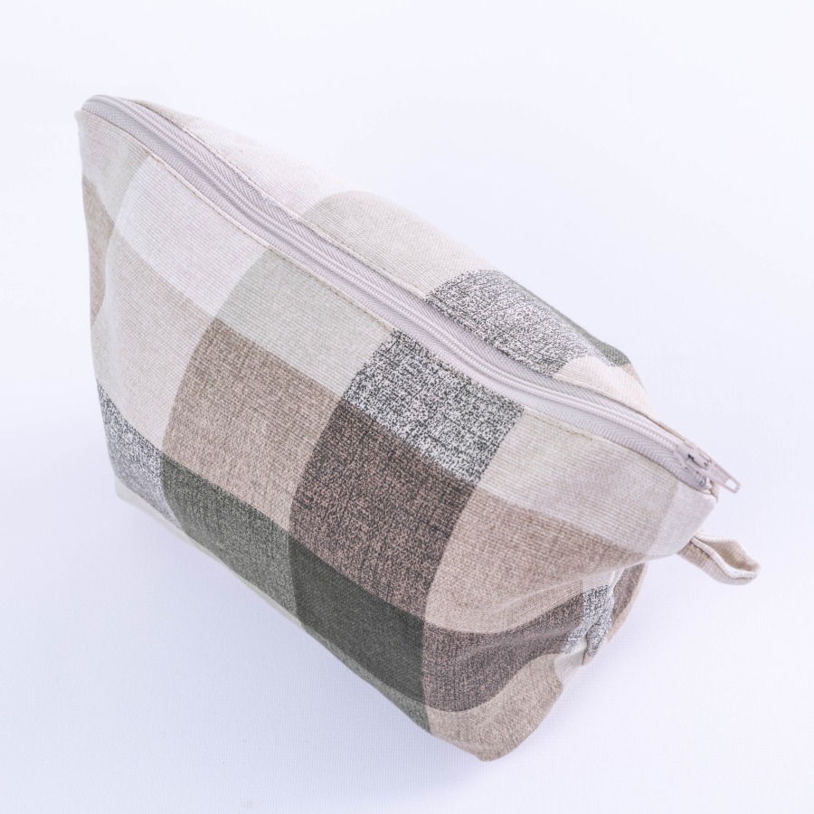 Large checked green and brown coloured make-up bag in water and stain resistant Duck fabric - 3