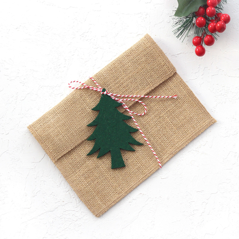 Jute envelope with felt motifs (14x19 cm), green pine / 2 pcs - 2