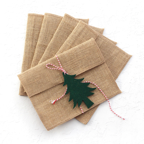 Jute envelope with felt motifs (14x19 cm), green pine / 2 pcs - Bimotif